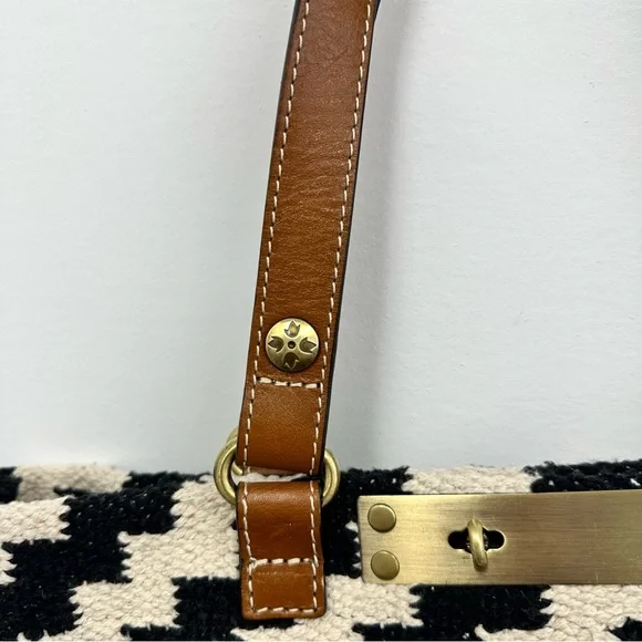 ⛔️SOLD⛔️Patricia Nash Black & Cream Hand Loomed Aztec Pattern Leather Strap Tote - Picture 4 of 10